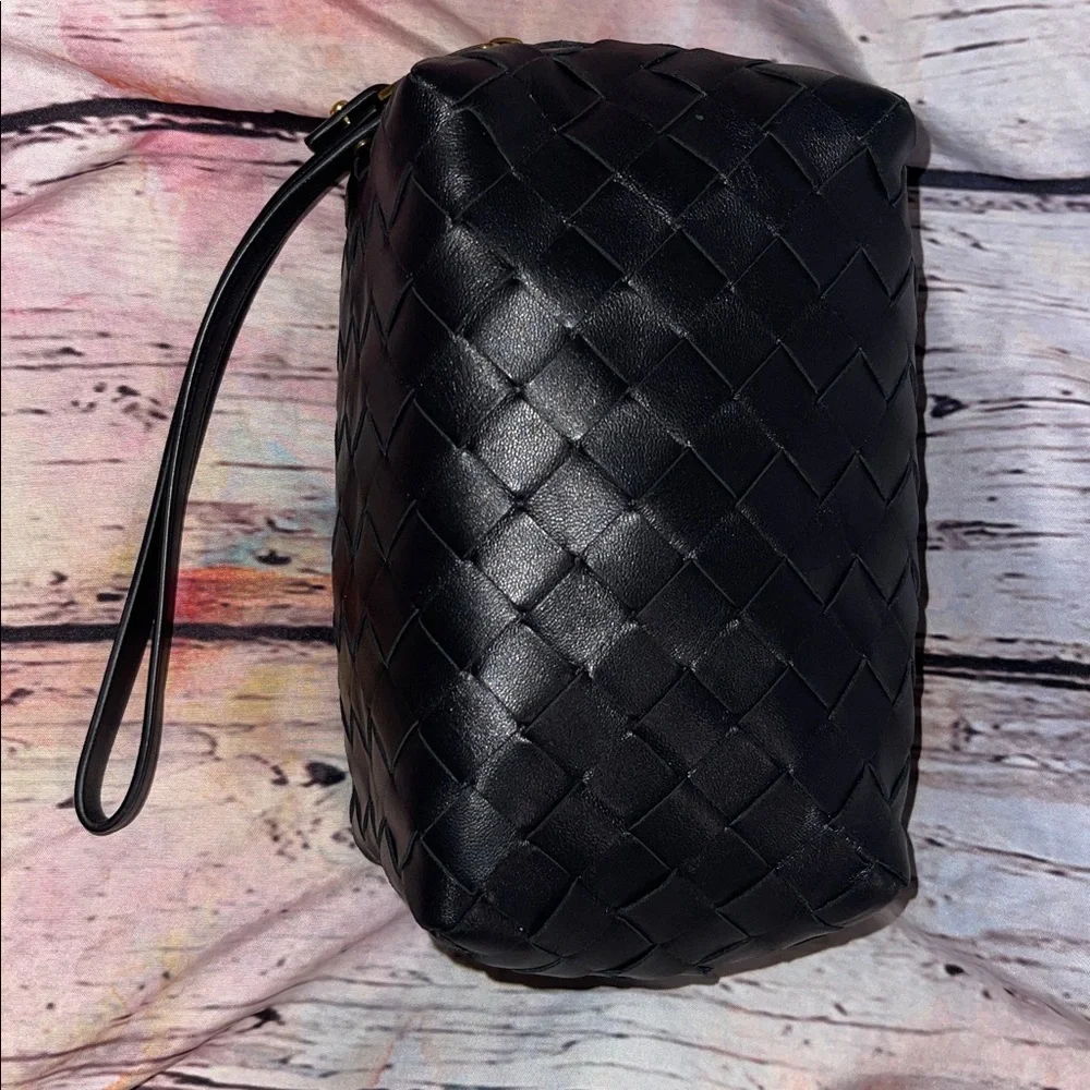 Bottega Veneta Napa Intrecciato Zip Wristlet Clutch Black
